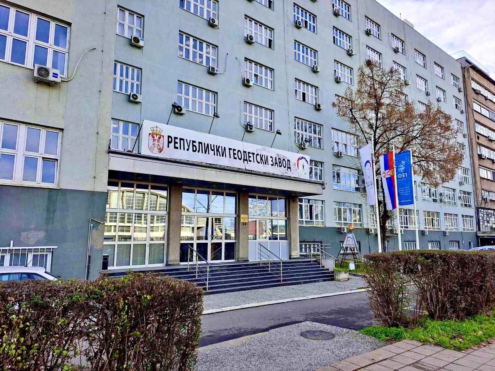 Протест синдиката “Независност” у покушају крађе: празне речи и медијска помпа